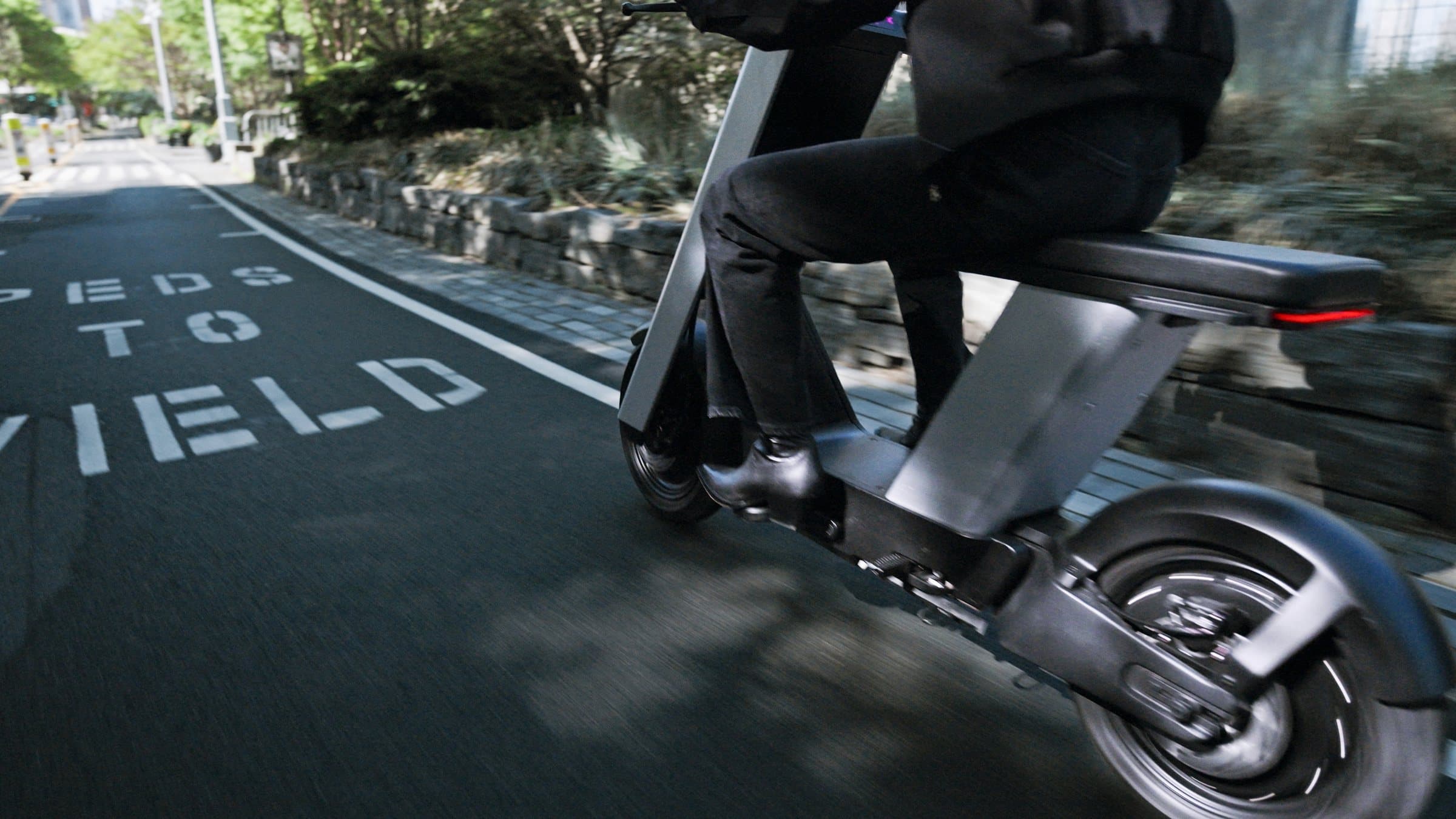 An Infinite Machine P1 electric scooter